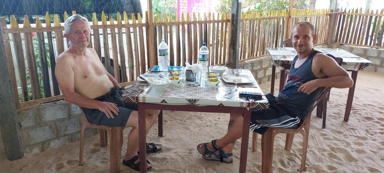Nilaveli Beach Rooms エクステリア 写真