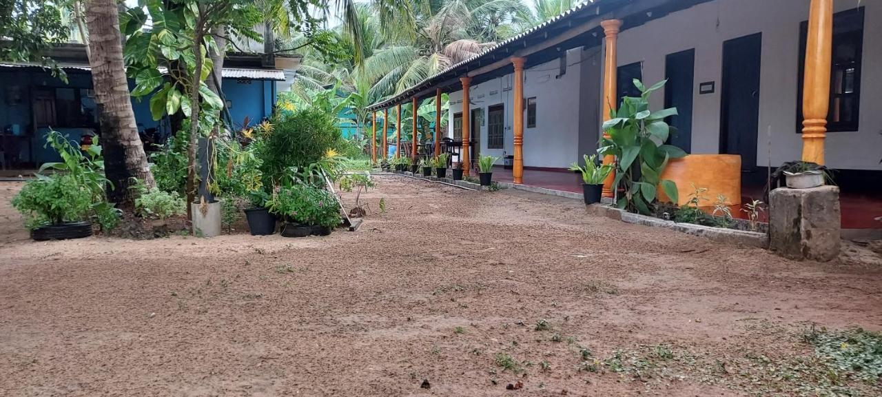 Nilaveli Beach Rooms エクステリア 写真