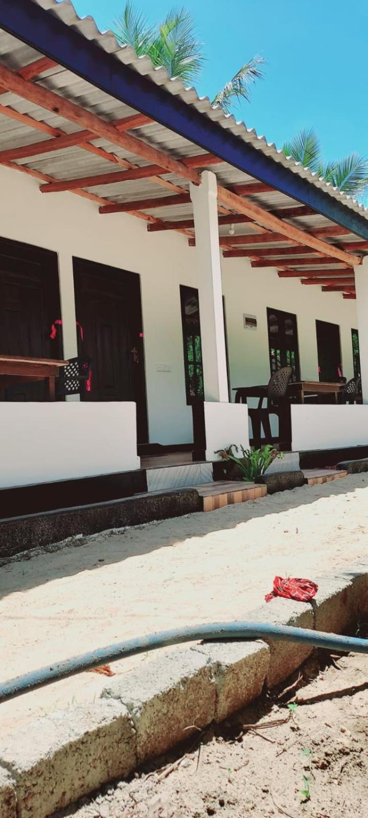Nilaveli Beach Rooms エクステリア 写真